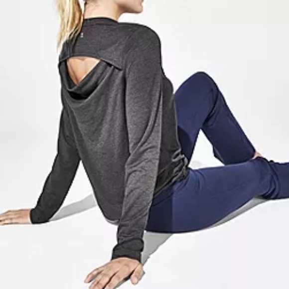 Xersion Women's Plus Size Black Crew Neck Long Sleeve T-Shirt Size 2X 3X - Picture 4 of 10